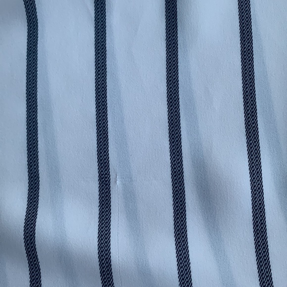 ❤️Host Pick❤️ Babaton cami / white navy stripes - Picture 7 of 9